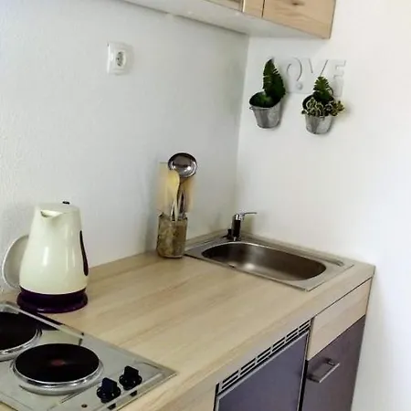 - 150 M From Sea Apartment Makarska